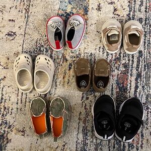 6 pairs of baby boys shoes